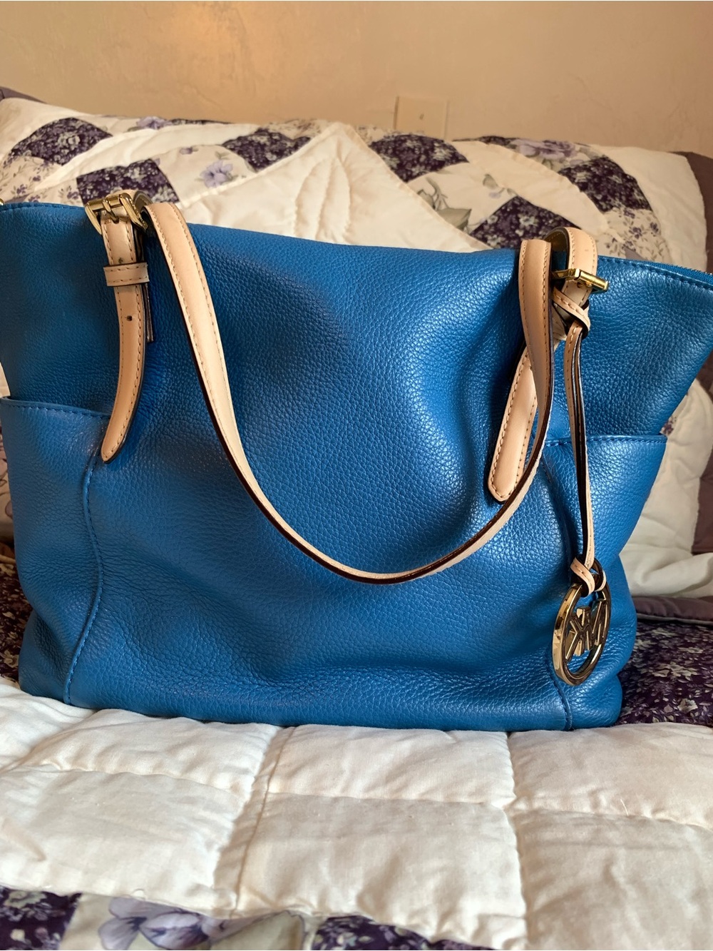 Michael Kors Heritage Blue Pebbled Leather Purse with Beige Straps